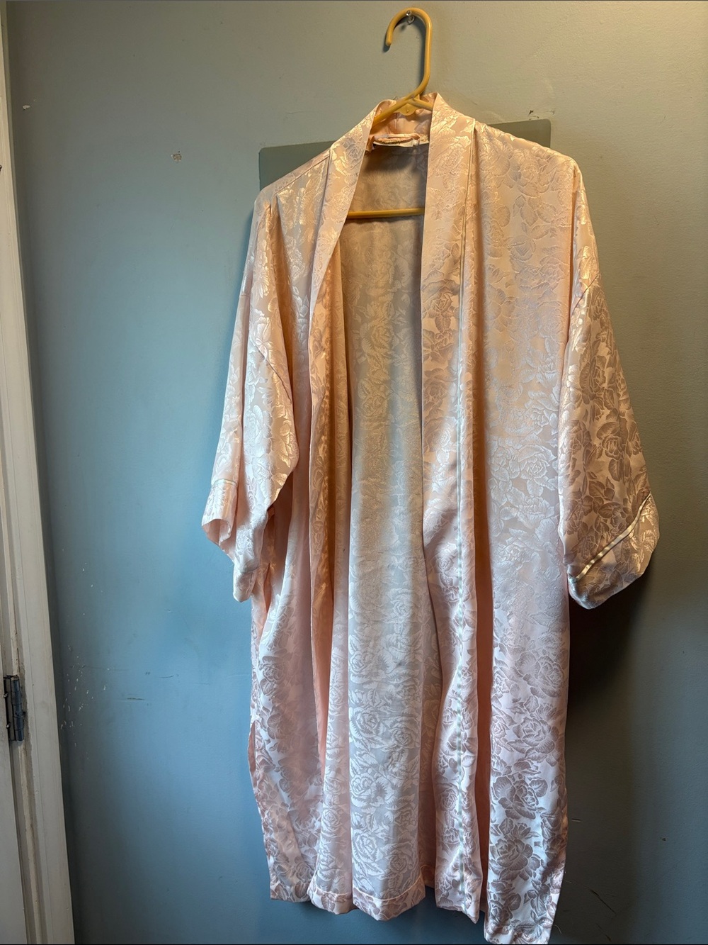 Vintage Victoria's Secret Pale Pink Floral Jacquard Kimono